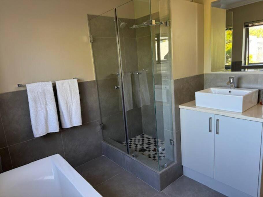 Luxury Townhouse In Stellenbosch Central Exteriér fotografie